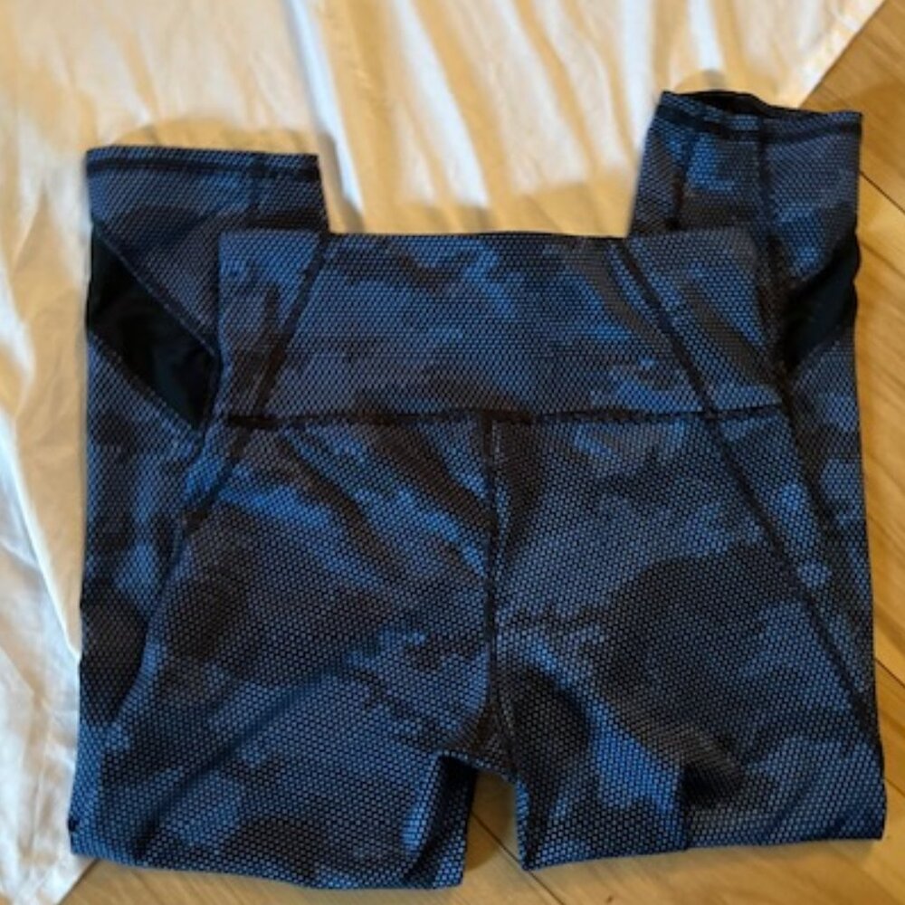 C9 champion size extra small womens work out pants blue print gym athletic capri
